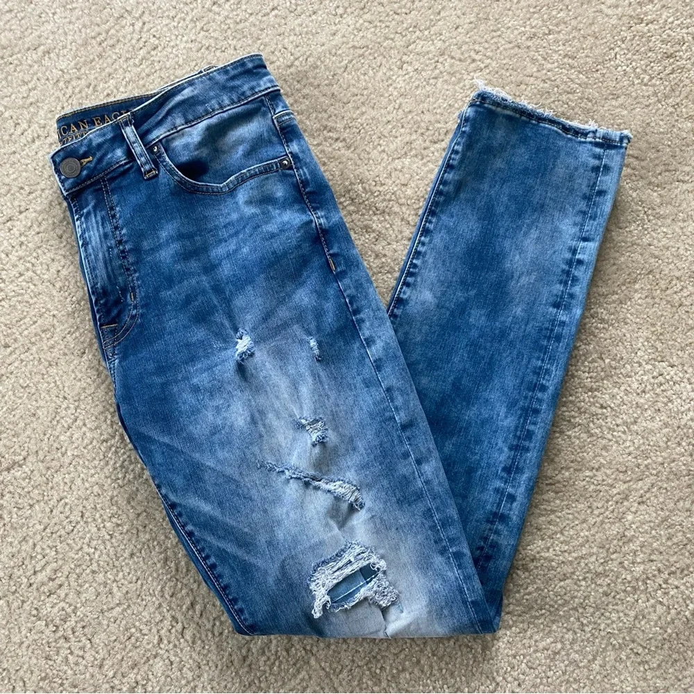 AEO Distressed Jeans - Picture 1 of 7